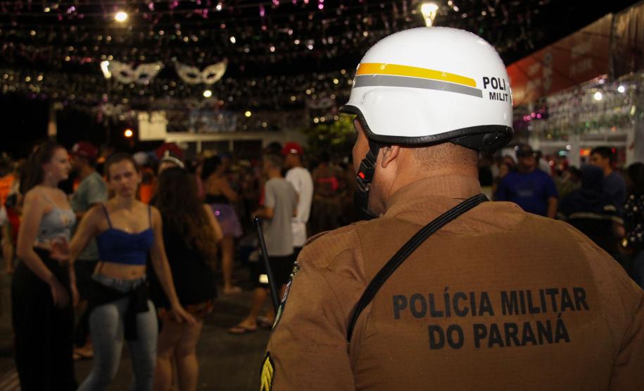 Com reforço da PM, multidões curtem terceiro dia de Carnaval no Paraná com mais segurança e diversão