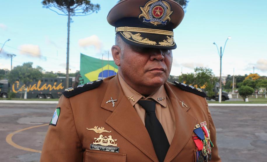 Regimento de Polícia Montada da PM celebra passagem de comando durante solenidade militar em Curitiba