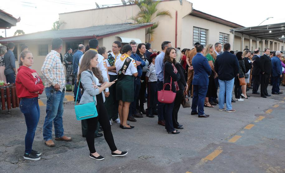 Regimento de Polícia Montada da PM celebra passagem de comando durante solenidade militar em Curitiba