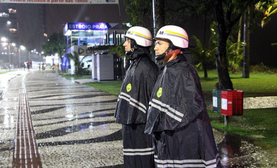 Chuva e intensa movimentação nas rodovias marcam primeiro dia de Carnaval no Litoral; ações preventivas ocorrem em todo Estado