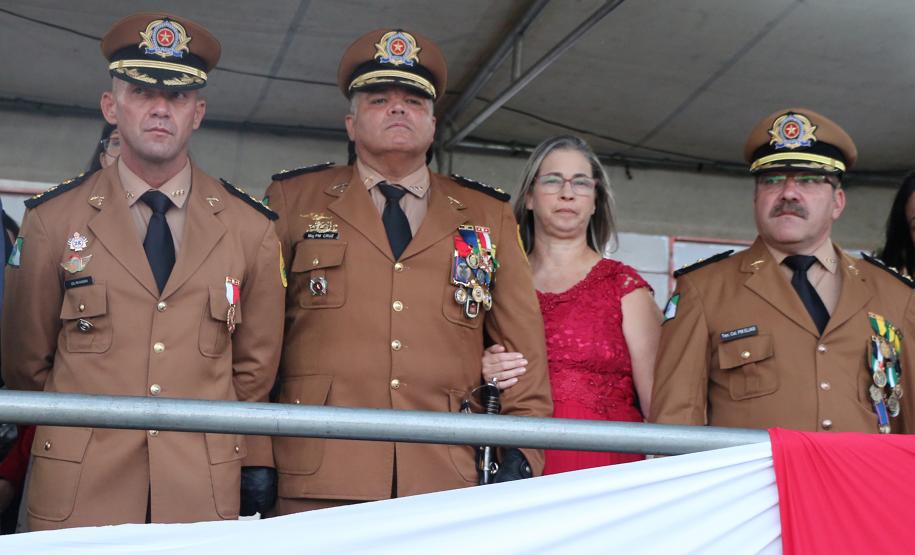 Regimento de Polícia Montada da PM celebra passagem de comando durante solenidade militar em Curitiba