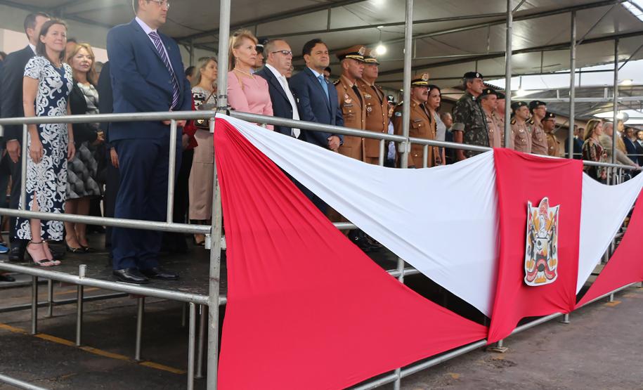 Regimento de Polícia Montada da PM celebra passagem de comando durante solenidade militar em Curitiba