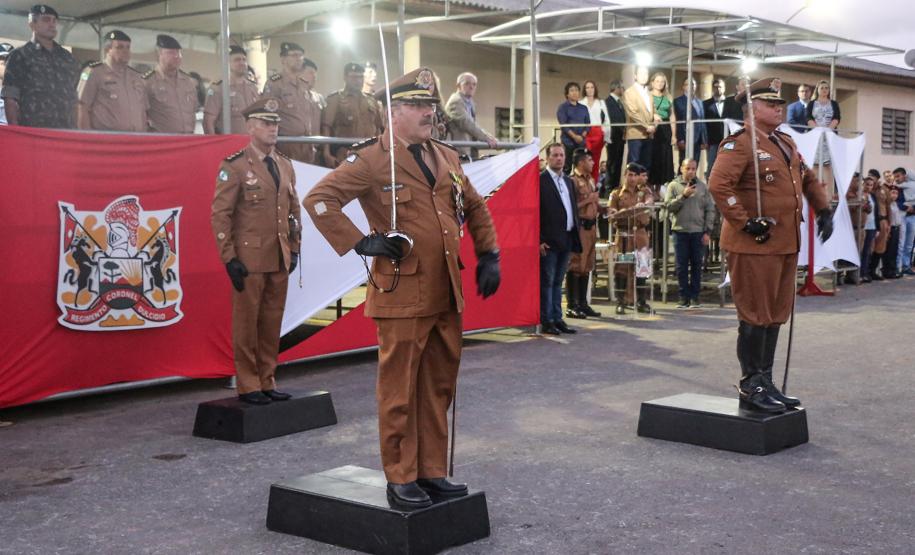 Regimento de Polícia Montada da PM celebra passagem de comando durante solenidade militar em Curitiba