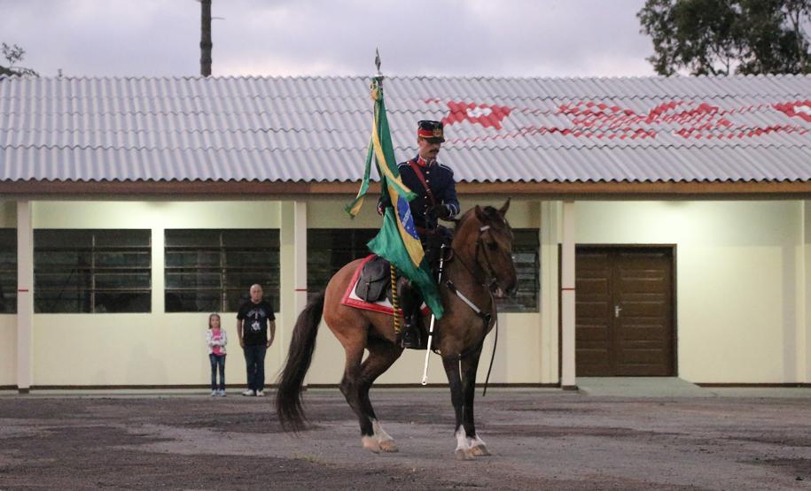 Regimento de Polícia Montada da PM celebra passagem de comando durante solenidade militar em Curitiba