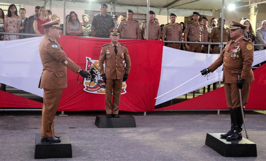 Regimento de Polícia Montada da PM celebra passagem de comando durante solenidade militar em Curitiba
