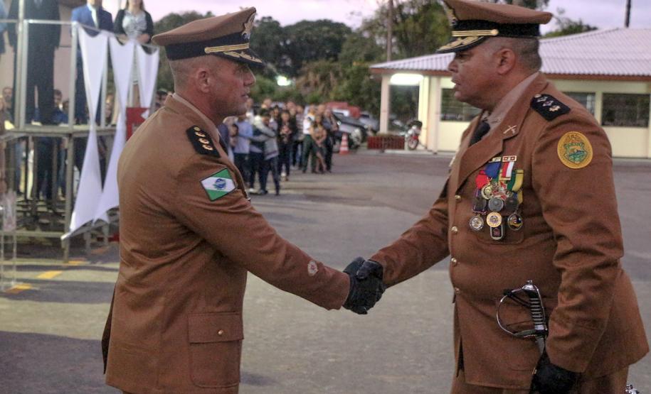 Regimento de Polícia Montada da PM celebra passagem de comando durante solenidade militar em Curitiba