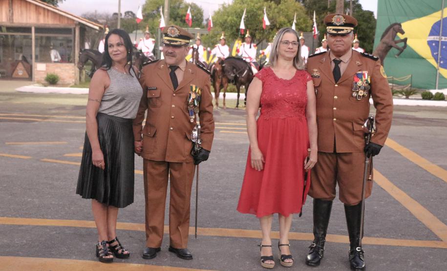 Regimento de Polícia Montada da PM celebra passagem de comando durante solenidade militar em Curitiba
