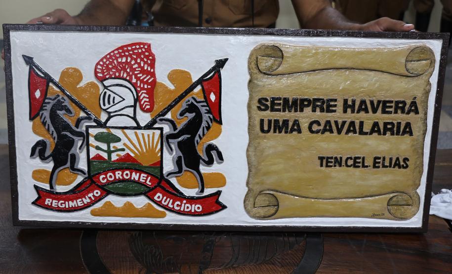 Regimento de Polícia Montada da PM celebra passagem de comando durante solenidade militar em Curitiba