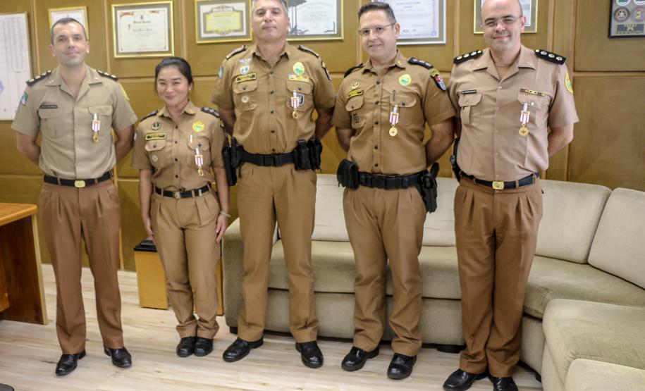 Comandante-Geral da PM recebe a medalha “Sentinelas da Saúde” do Diretor de Saúde da PM em Curitiba