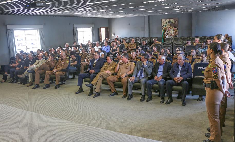 Hospital da Polícia Militar recebe novo comandante e homenageia profissionais da saúde em solenidade na Capital do estado