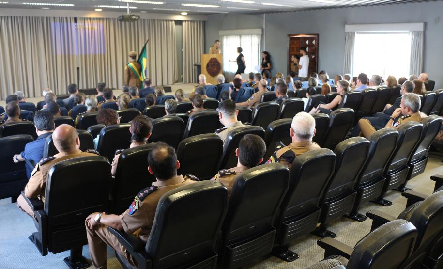 Hospital da Polícia Militar recebe novo comandante e homenageia profissionais da saúde em solenidade na Capital do estado