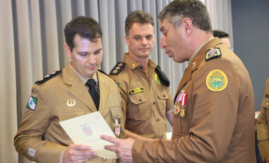 Hospital da Polícia Militar recebe novo comandante e homenageia profissionais da saúde em solenidade na Capital do estado