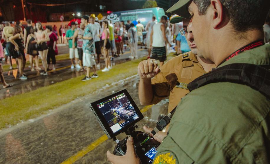 Com reforço da PM, multidões curtem terceiro dia de Carnaval no Paraná com mais segurança e diversão
