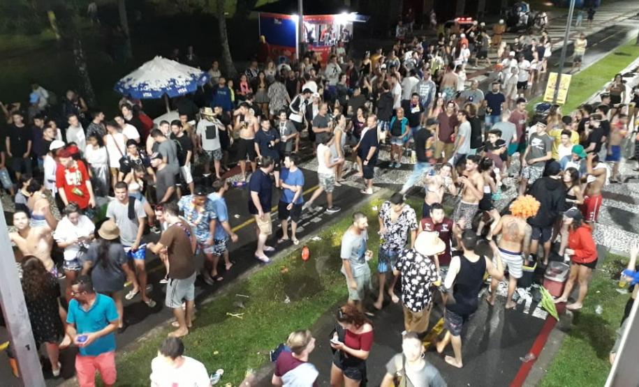 Chuva e intensa movimentação nas rodovias marcam primeiro dia de Carnaval no Litoral; ações preventivas ocorrem em todo Estado