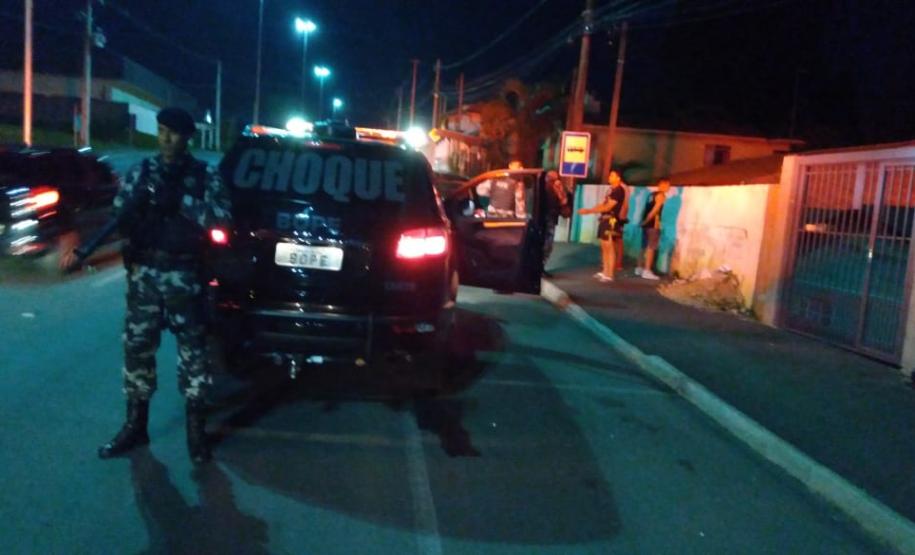 Operação Impacto I é desencadeada em São José dos Pinhais durante ações do projeto piloto Em Frente Brasil; duas armas de fogo são apreendidas