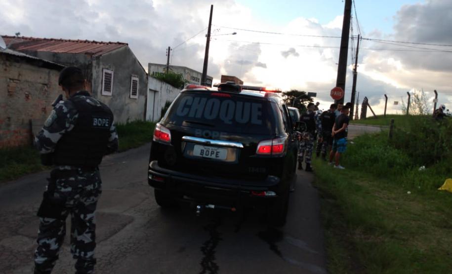 Operação Impacto I é desencadeada em São José dos Pinhais durante ações do projeto piloto Em Frente Brasil; duas armas de fogo são apreendidas