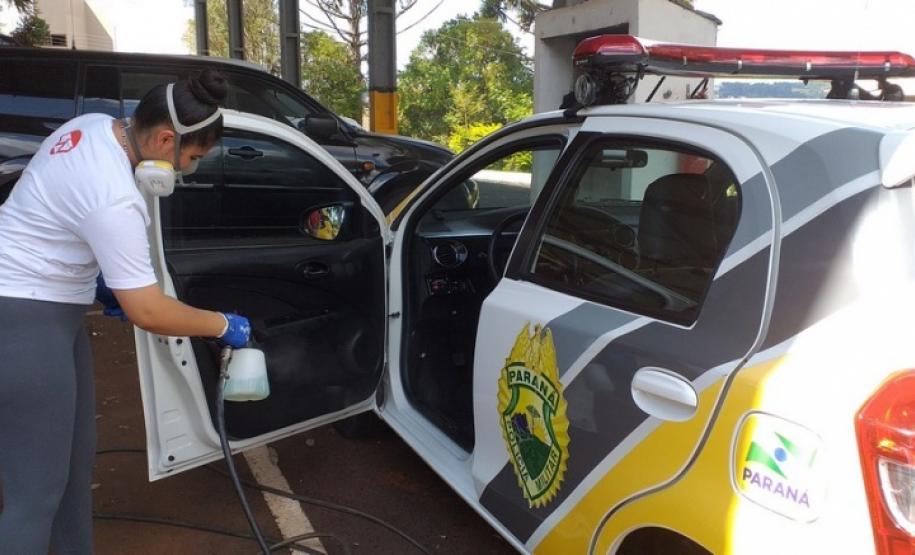 Viaturas da PM de Pato Branco passam por oxi-sanitização para combater a contaminação do coronavírus