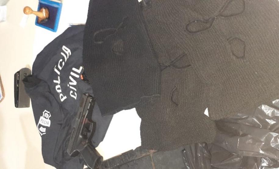 Trio suspeito de envolvimento com homicídio é preso pela PM em Colombo; uma arma de fogo foi apreendida