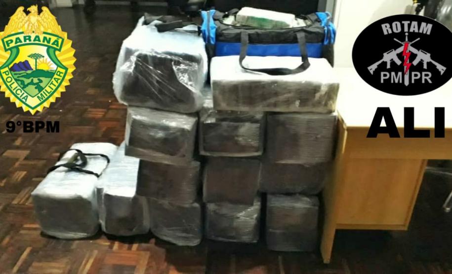 Em Paranaguá (PR), PM intercepta carreta com 354 quilos de cocaína que iria para o exterior