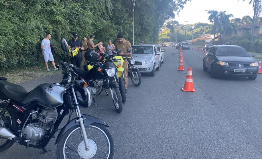Com a Operação Ímpetus, PM apreende 16 veículos e encaminha cinco pessoas em Colombo (PR)