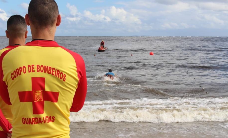 Mortes por afogamento caem 53,3% nas praias do Paraná durante a temporada de verão