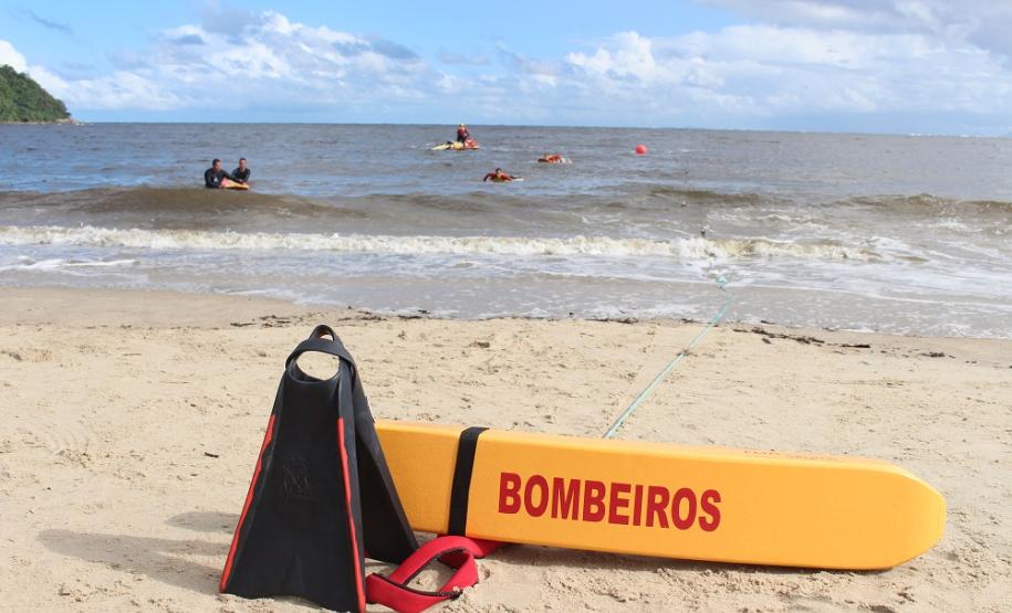 Mortes por afogamento caem 53,3% nas praias do Paraná durante a temporada de verão