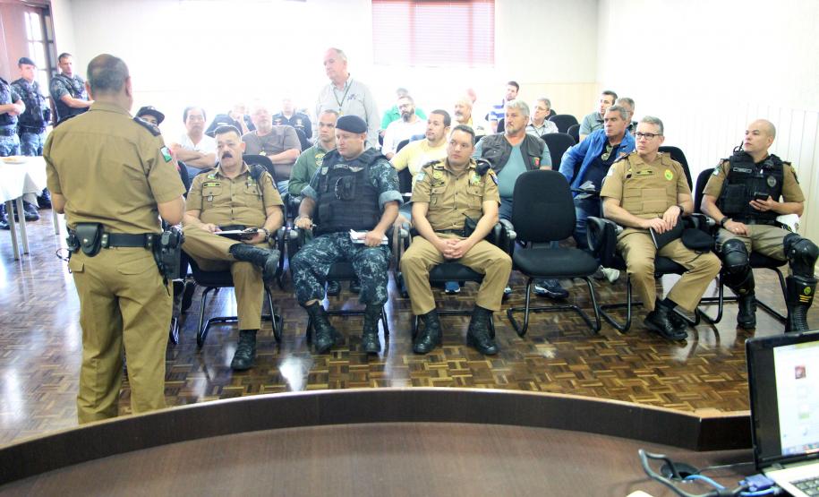 Torcidas, clubes e órgãos de segurança fazem reunião sobre o primeiro Atletiba de 2020