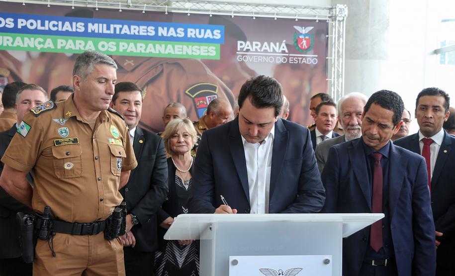 Governo inicia concurso para contratar 2.400 militares