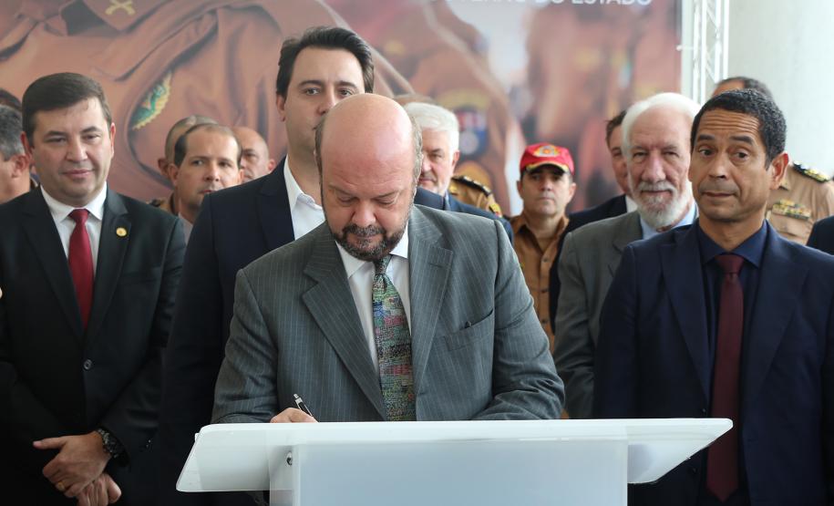 Governo inicia concurso para contratar 2.400 militares