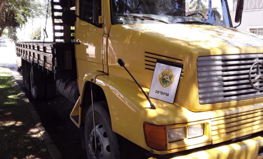 Na Lapa (PR), PM encaminha nove pessoas e recupera caminhão roubado em Santa Catarina