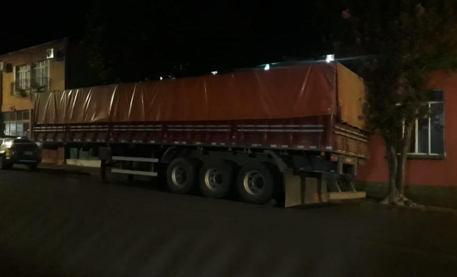 Caminhão é recuperado pela PM em Caetano Mendes, nos Campos Gerais