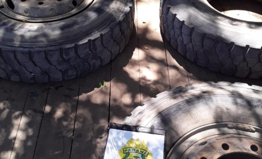 Na Lapa (PR), PM encaminha nove pessoas e recupera caminhão roubado em Santa Catarina