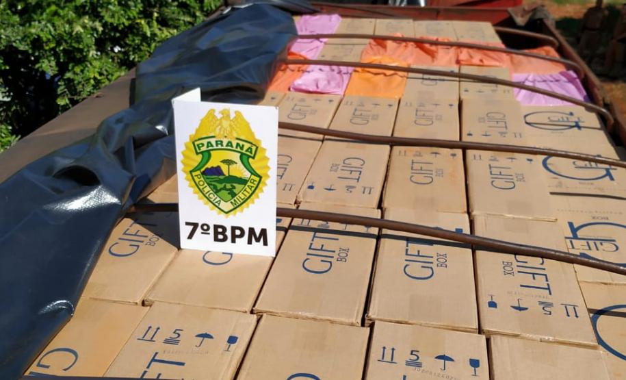 Caminhão carregado com 800 caixas de cigarros é apreendido pela PM em Tapira (PR)