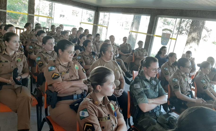 Batalhão da PM de Guarapuava (PR) promove encontro para comemorar o Dia Internacional da Mulher