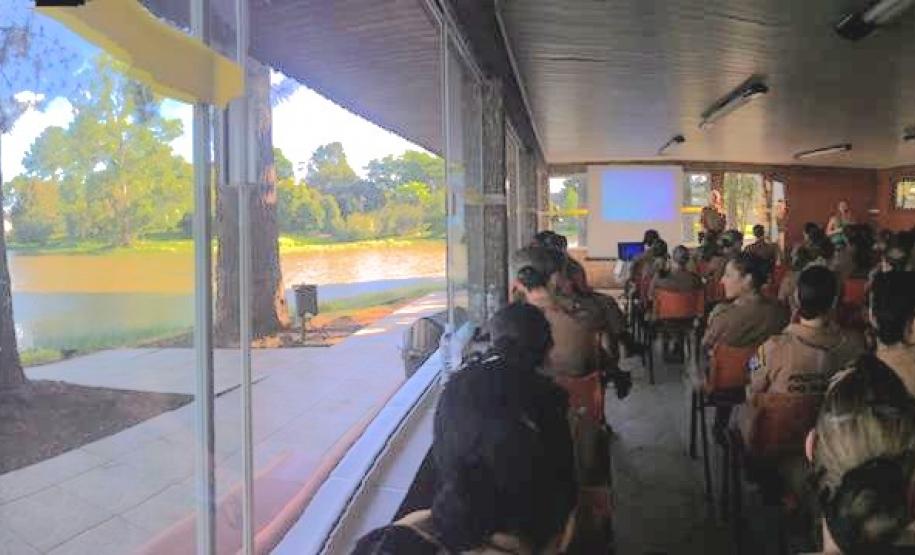 Batalhão da PM de Guarapuava (PR) promove encontro para comemorar o Dia Internacional da Mulher