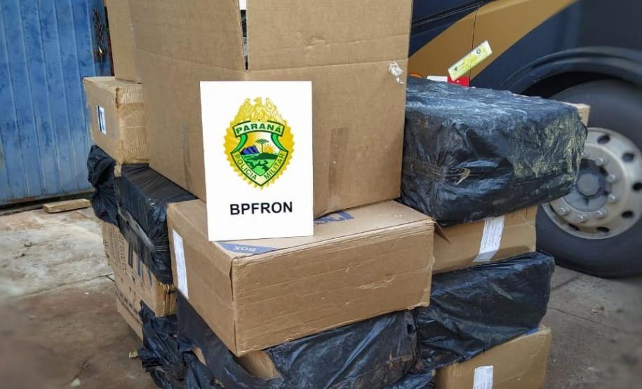 BPFron apreende 1,1 mil pacotes de cigarros em porto clandestino de Foz do Iguaçu (PR)