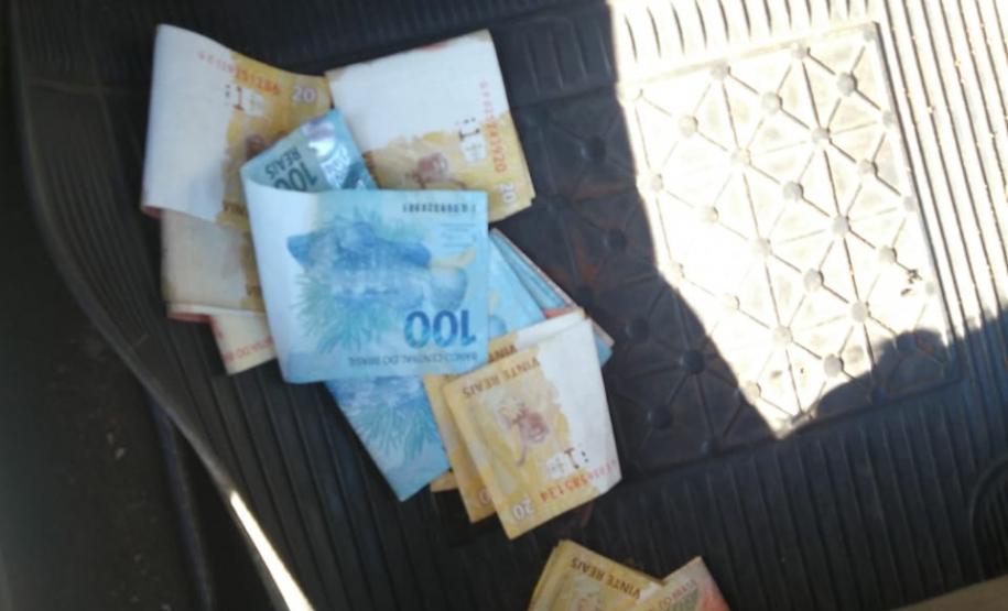 Logo após roubo, PM prende autores, recupera dinheiro e apreende arma de fogo no Noroeste do estado