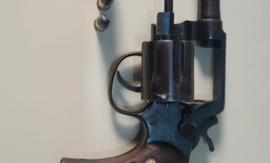 No Norte do estado, PM apreende arma de fogo e crack em ocorrências distintas