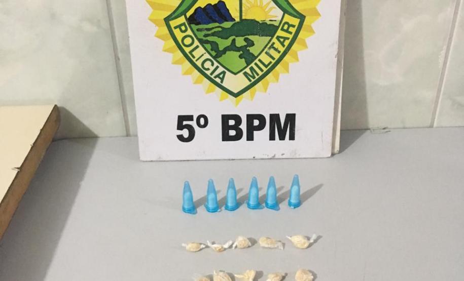 No Norte do estado, PM prende três homens e apreende diversas porções de drogas