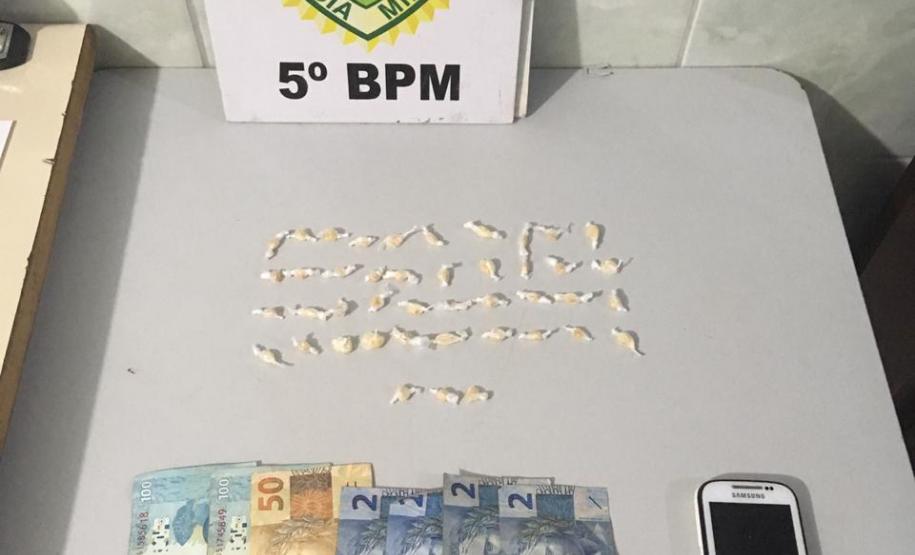 No Norte do estado, PM prende três homens e apreende diversas porções de drogas