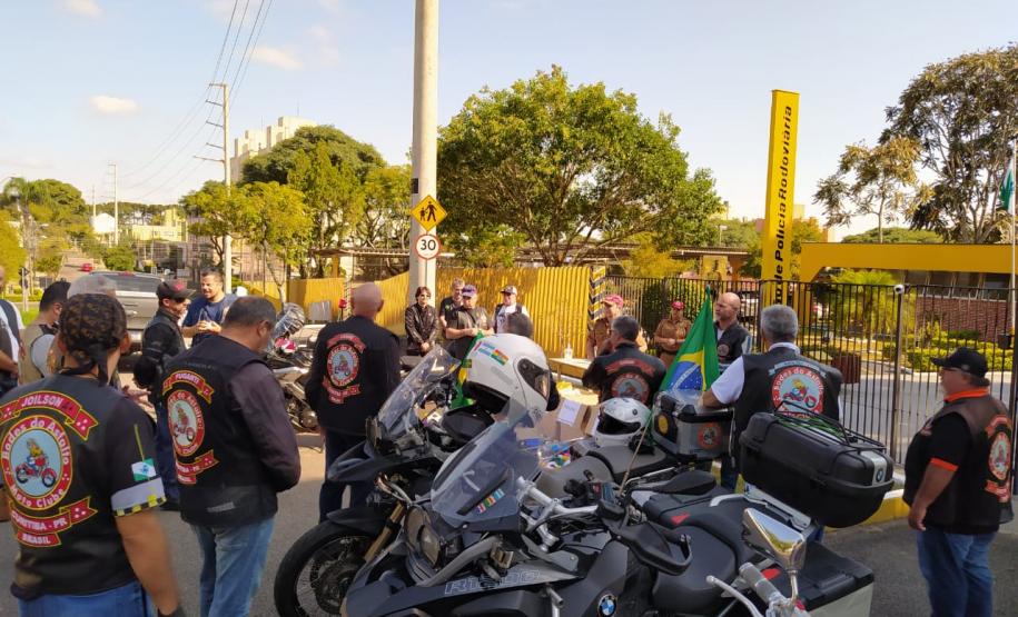 Batalhão Rodoviário da PM recebe doação de materiais de higiene para auxiliar no combate ao coronavírus