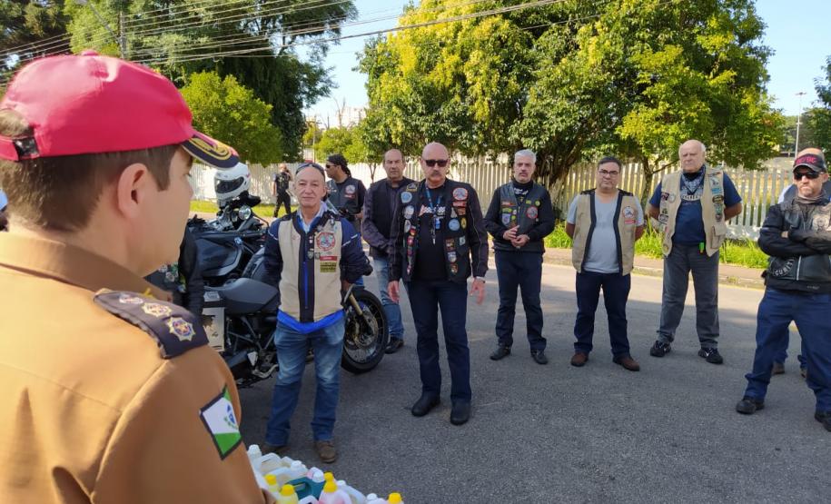 Batalhão Rodoviário da PM recebe doação de materiais de higiene para auxiliar no combate ao coronavírus