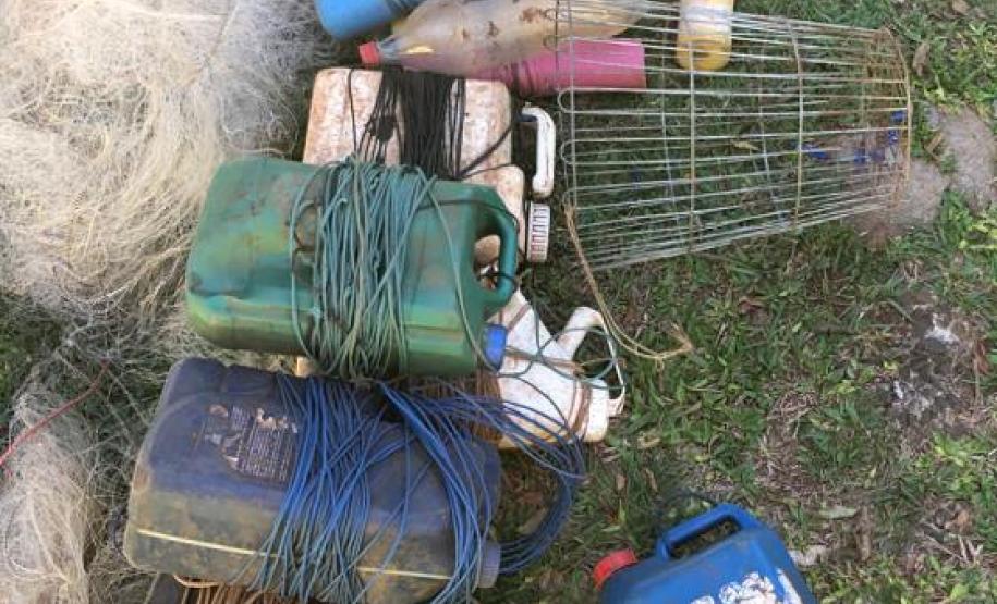 BPAmb-FV apreende armas de fogo, materiais de pesca e prende duas pessoas em situações distintas no Centro-Sul do estado