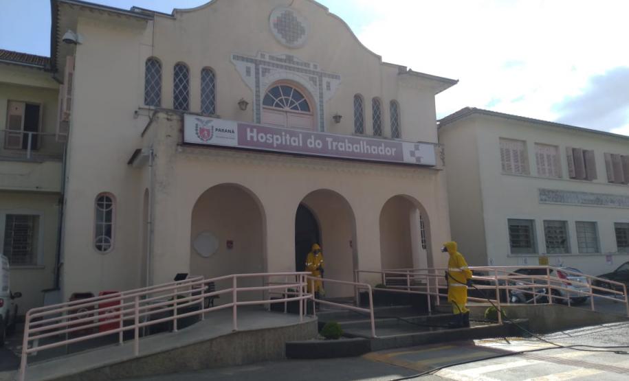 Polícia Militar presta apoio na desinfecção de unidades hospitalares que atendem casos de coronavírus no Paraná