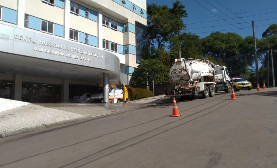 Polícia Militar presta apoio na desinfecção de unidades hospitalares que atendem casos de coronavírus no Paraná