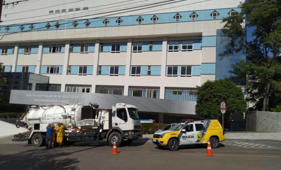 Polícia Militar presta apoio na desinfecção de unidades hospitalares que atendem casos de coronavírus no Paraná