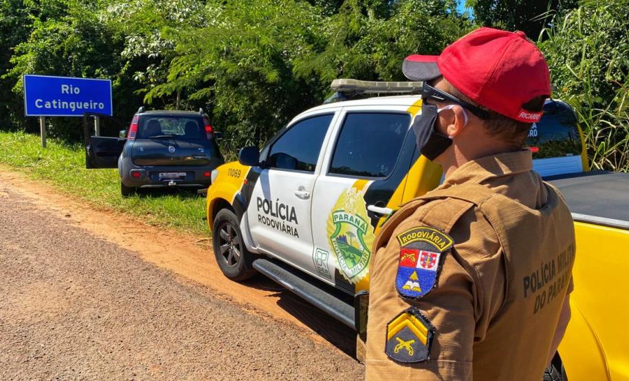 Policiais suspeitam de veículo e na abordagem encontram carga de cigarros no Noroeste do estado