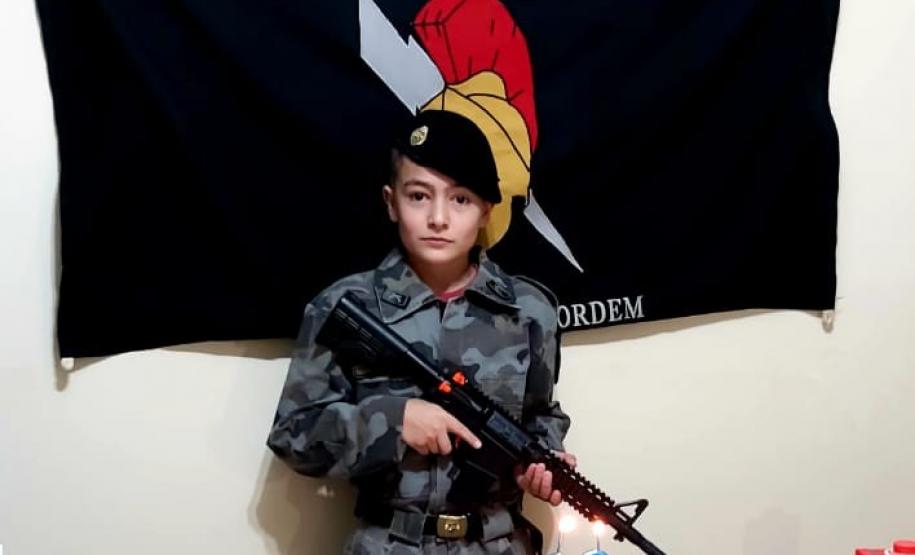 Adolescente recebe surpresa do Pelotão de Choque no aniversário de 13 anos em Guarapuava (PR)