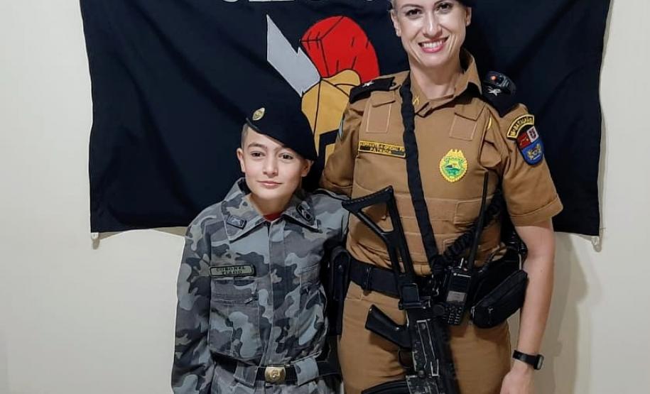 Adolescente recebe surpresa do Pelotão de Choque no aniversário de 13 anos em Guarapuava (PR)