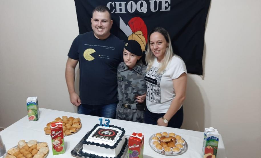 Adolescente recebe surpresa do Pelotão de Choque no aniversário de 13 anos em Guarapuava (PR)